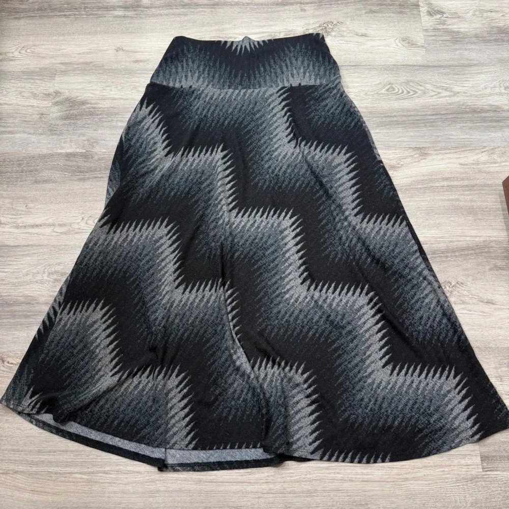 Hayley‎ Matthews Black Grey Chevron Knit Maxi Skirt Large Made in USA Zig Zag